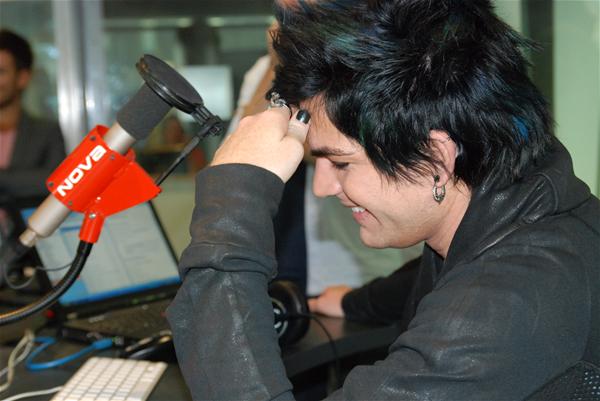 adam-lambert-plays-chat-roulette-1159941