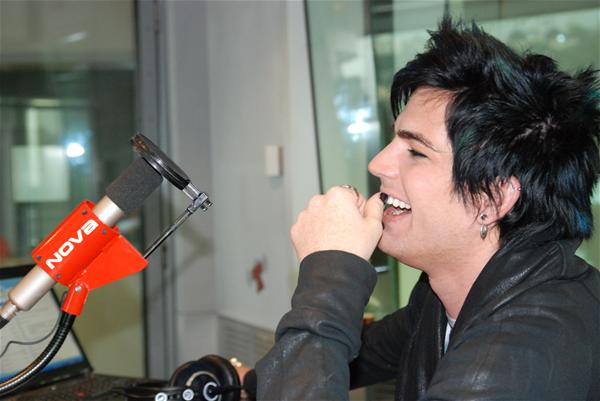 adam-lambert-plays-chat-roulette-1159951