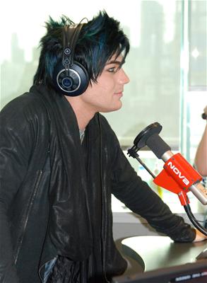 adam-lambert-plays-chat-roulette-1159971