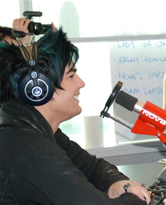 adam-lambert-plays-chat-roulette-1160001