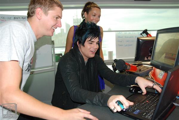 adam-lambert-plays-chat-roulette-1160081