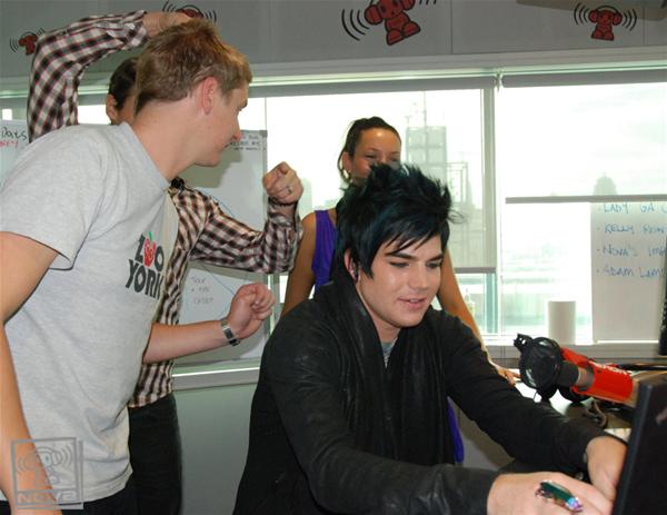 adam-lambert-plays-chat-roulette-1160091