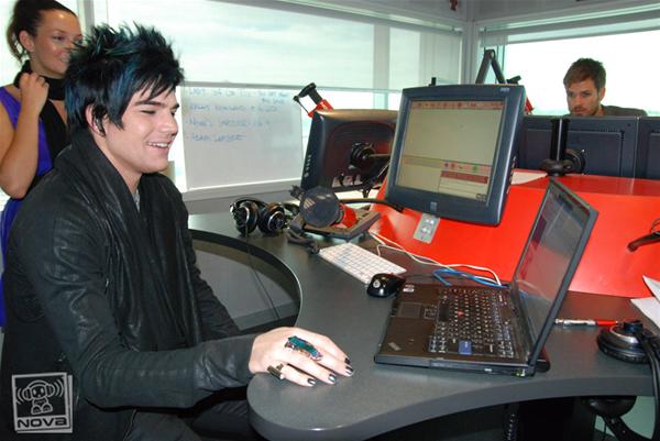 adam-lambert-plays-chat-roulette-1160121