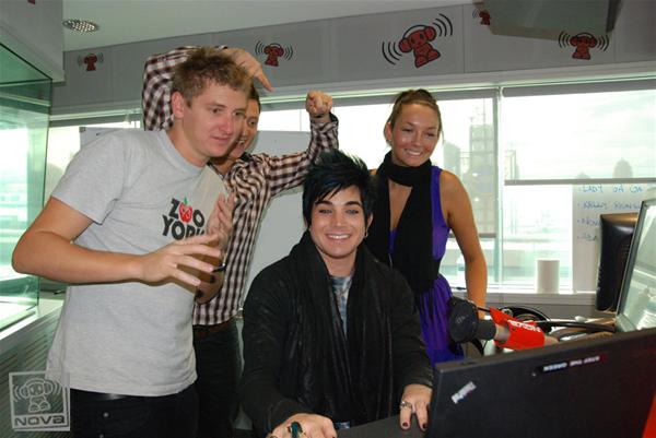 adam-lambert-plays-chat-roulette-1160131