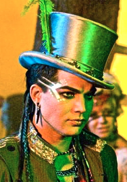 adamlambert-iihy-2223_0-681x10241
